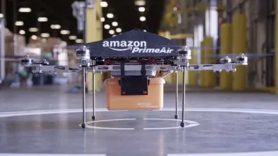 Dron de Amazon Prime Air realizando una entrega