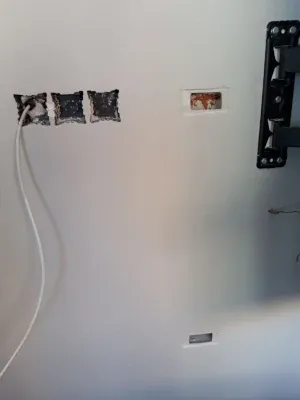 Cajas empotrables instaladas Detalle de cajas empotradas