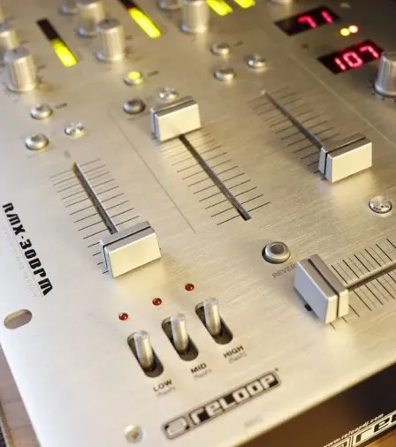 Mezclador RELOOP RMX-30BPM Mesa de mezclas Reloop RMX-30BPM